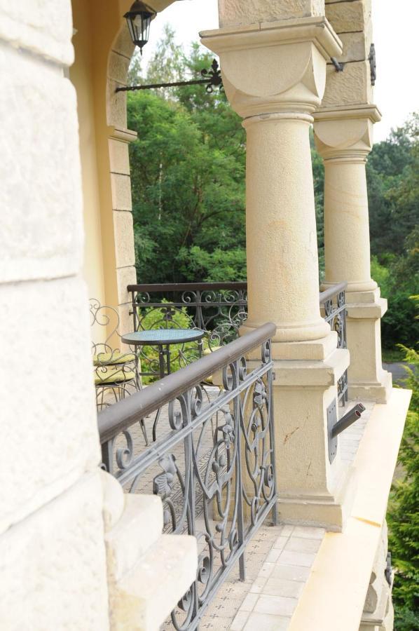 Hôtel Vladni Vila Luhačovice Extérieur photo